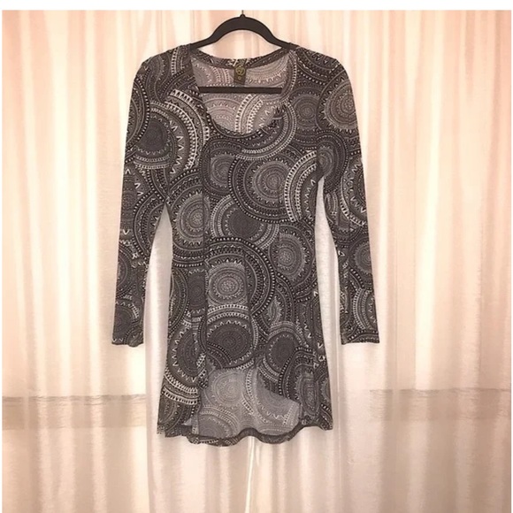 24/7 Comfort Apparel Tops - 24/7 Comfort Apparel 3/4 Sleeve Printed Tunic Top Medium